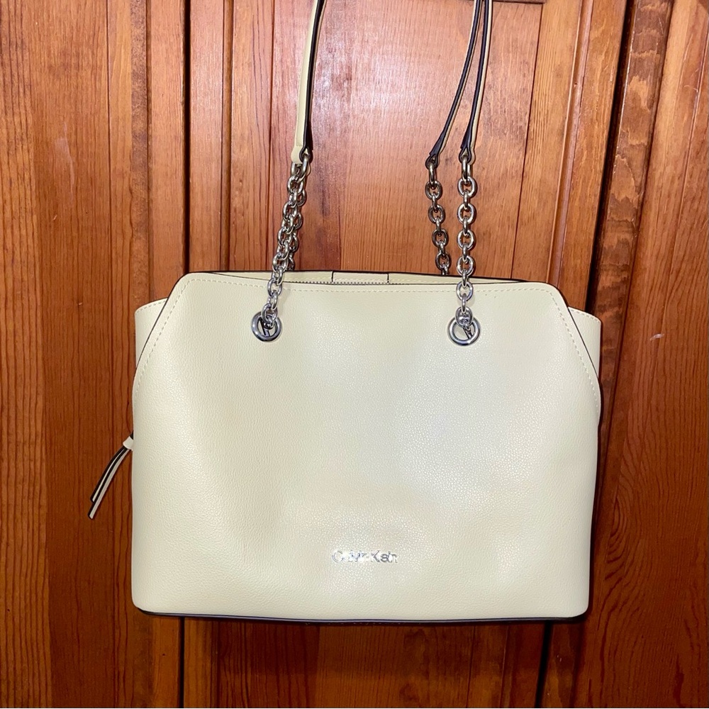 Calvin Klein Pale Yellow Pebble Leather Shoulder Bag - Picture 2 of 11